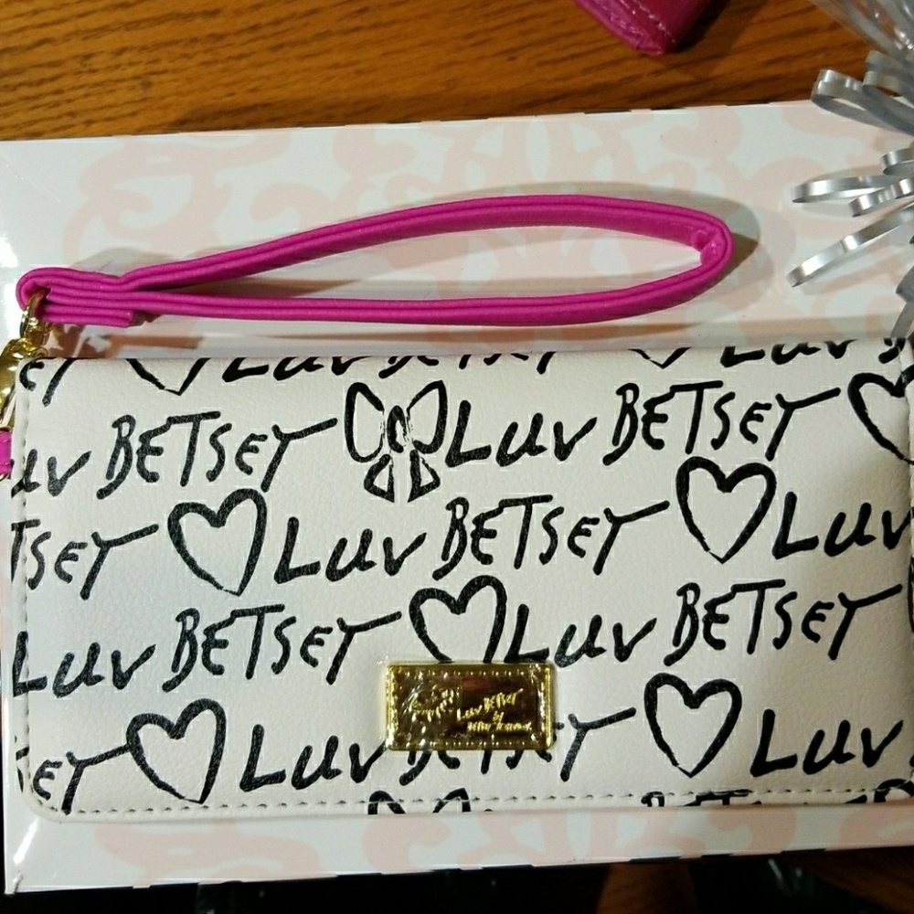 Betsey Johnson wristlet/wallet